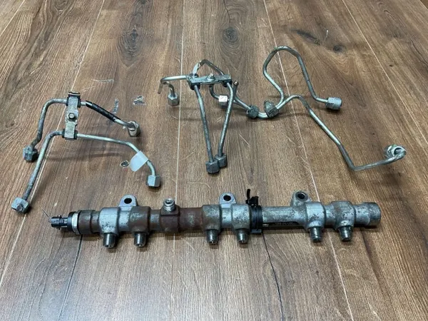 Carril Inyector Land Rover OEM AL3Q-9D280-GB Usado image 2