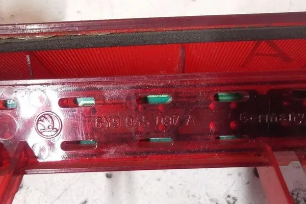 Luz de Parada Adicional SKODA FABIA I 2004 6Y9945097A image 4