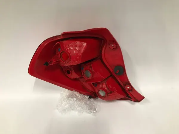 Luz Trasera Derecha Opel Karl 2015-2019 OE 42607397 image 4