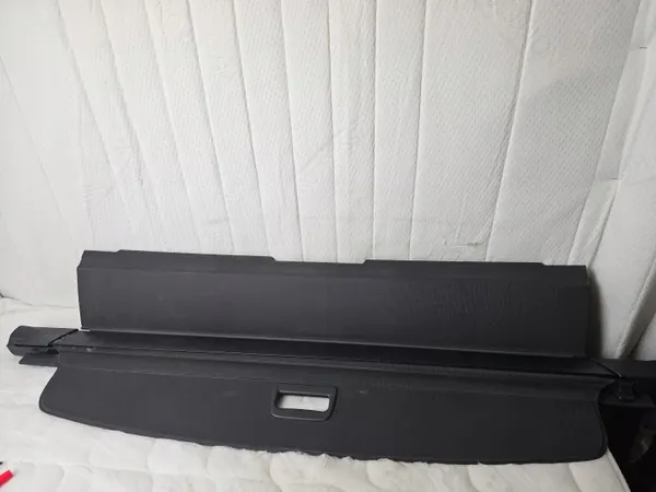 Persiana de porta-bagagens Skoda Octavia II OEM 1Z9867871 Preta image 2