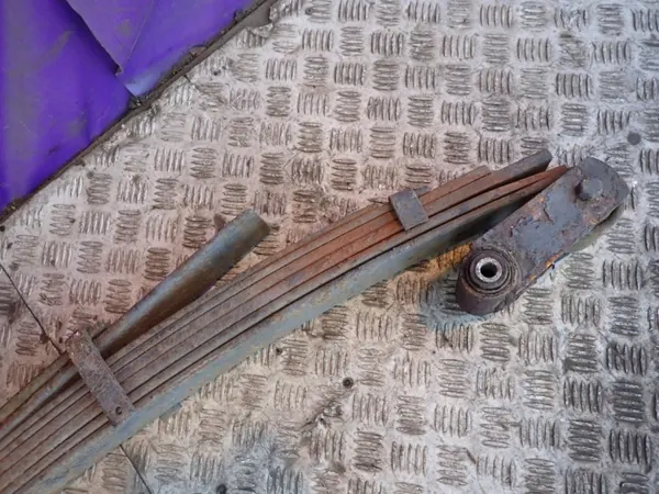 Bakre bladfjäder OEM 01 - 8 blad för Lublin image 3
