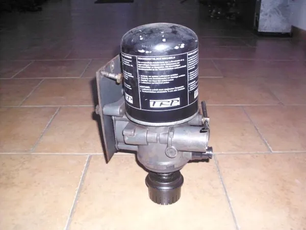 DAF OE Luftfiltertrockner-Basis für XF 105, 85 CF Euro 5 image 2