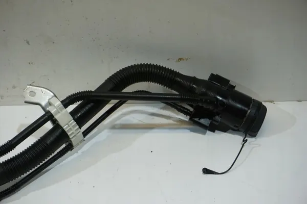 Toyota RAV 4 IV brandstofvulpijp OEM image 6