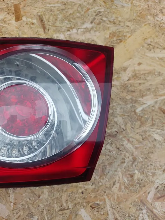 VW GOLF VI PLUS 1.6 TDI Lámpara Trasera Derecha image 10