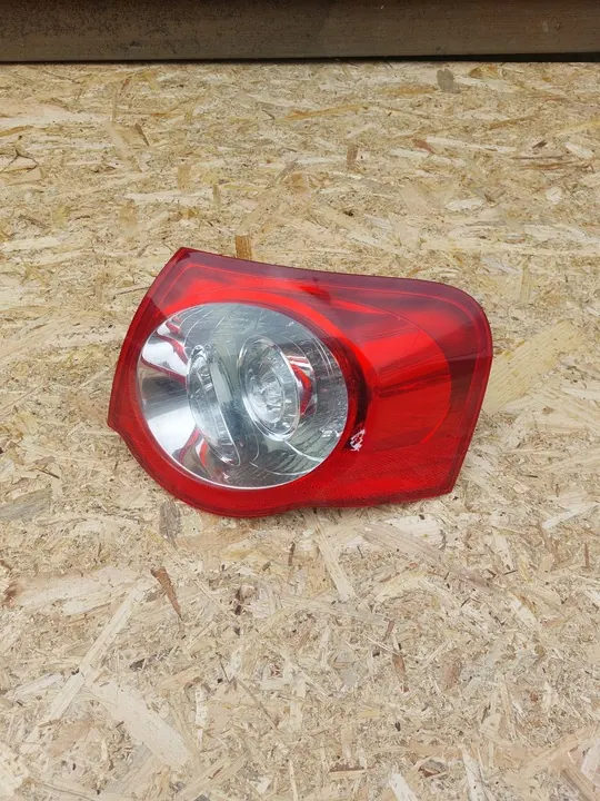 VW GOLF VI PLUS 1.6 TDI Lámpara Trasera Derecha image 2