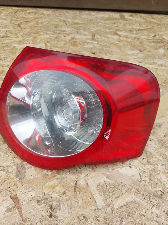 VW GOLF VI PLUS 1.6 TDI Lámpara Trasera Derecha image 4
