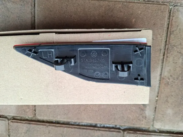 Refletor para-choques traseiro esquerdo VW Touran II OEM 5TA945105 image 3
