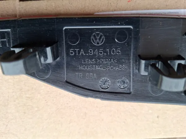 Refletor para-choques traseiro esquerdo VW Touran II OEM 5TA945105 image 4