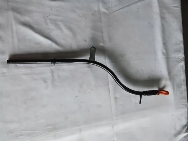 Oliepeilstok OEM 03G103634AF voor VW 2.0 TDI image 4