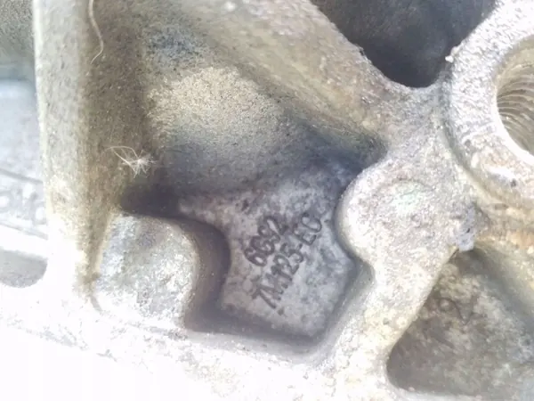 Volvo XC70 Getriebepolster OEM 6G927M125EC image 3