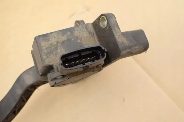 Potentiomètre pédale gaz IVECO DAILY 00 OEM 0281002632 image 6