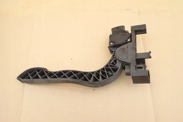 Potentiomètre pédale gaz IVECO DAILY 00 OEM 0281002632 image 8