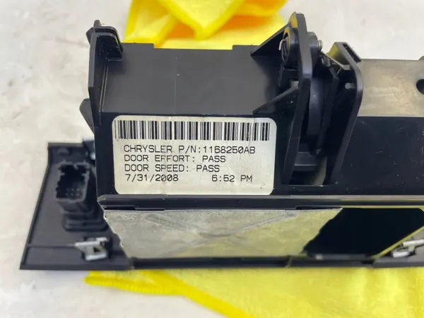 Interrupteur Chauffage Siège OEM 1168250AB Chrysler 300C image 6