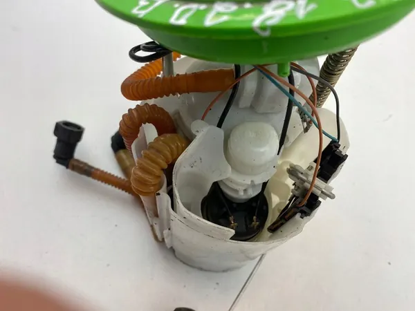 Brandstofpomp Audi A3 S3 8V 2017 5Q0919051BM image 4