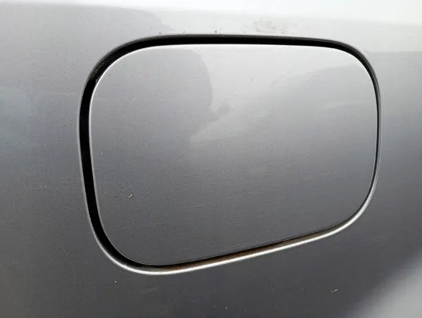 Audi A4 B6 bränslelucka OEM MM-0303-37 grå begagnad image 3
