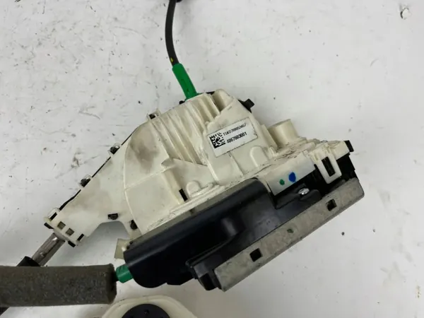 Maserati Levante Ovenpysäytin OEM T5KD709053457 Vasen Taka image 3