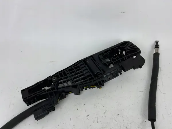 Maserati Levante Ovenpysäytin OEM T5KD709053457 Vasen Taka image 4