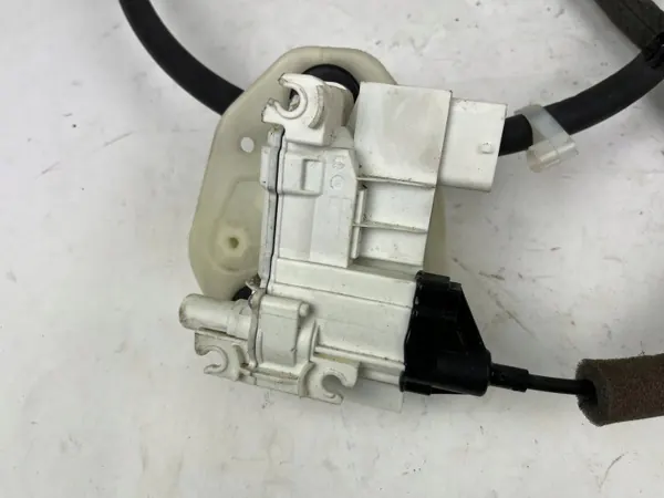 Maserati Levante Ovenpysäytin OEM T5KD709053457 Vasen Taka image 6