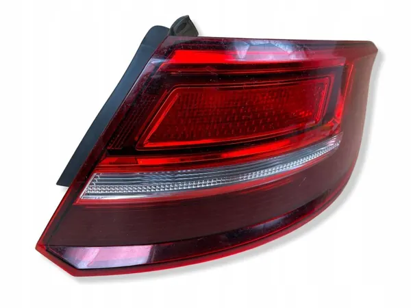 Luz trasera derecha Audi A3 8V Sportback 2016-2020 image 2