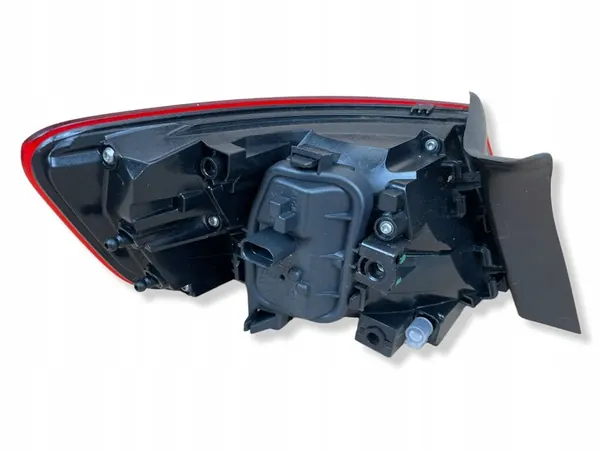 Luz trasera derecha Audi A3 8V Sportback 2016-2020 image 5