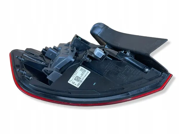 Luz trasera derecha Audi A3 8V Sportback 2016-2020 image 6