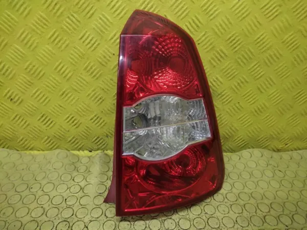 FROST_3-134142-LAMPA TYŁ Oikea Takavalo Chevrolet Nubiralle image 2
