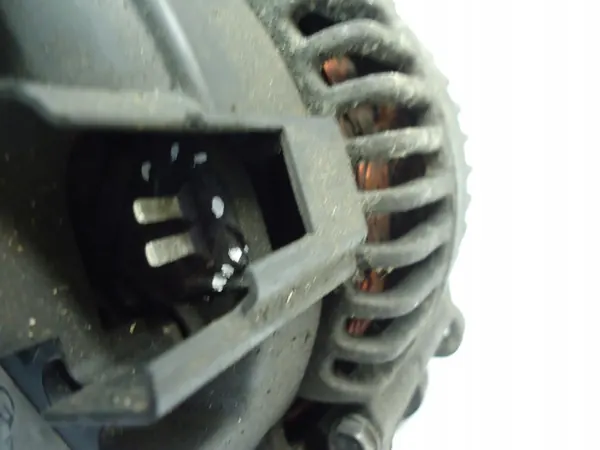 AUDI A4 B7 A6 C6 2.0TDI Vaihtovirtageneraattori 03G903016A image 6