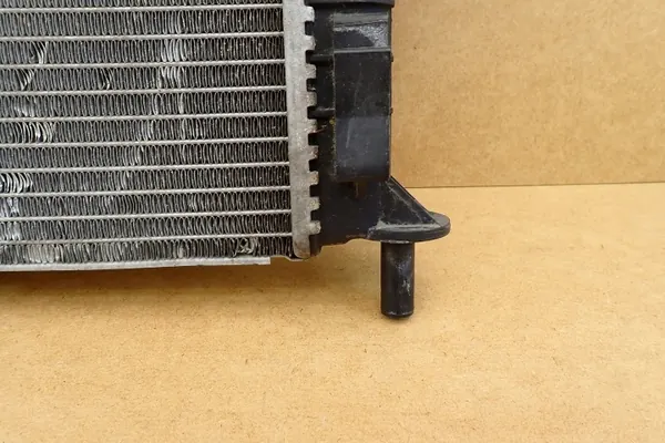 Radiador de refrigeración motor delantero Volvo OE 31293689 image 4