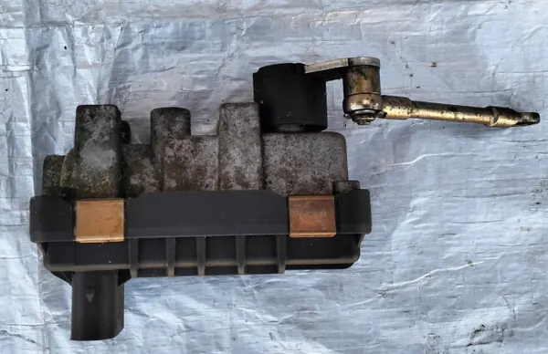 Turboaktuattori OEM G-28 Citroen C5 III 3.0 HDI:lle image 3