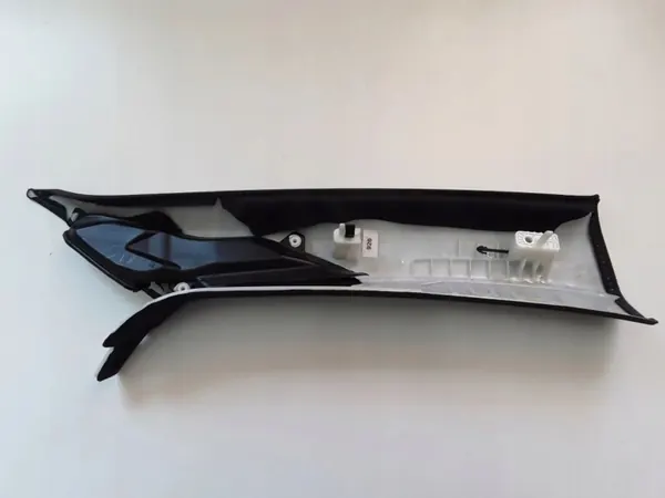 Audi TT Pilarikoriste OEM 8S8867233B - Käytetty image 3