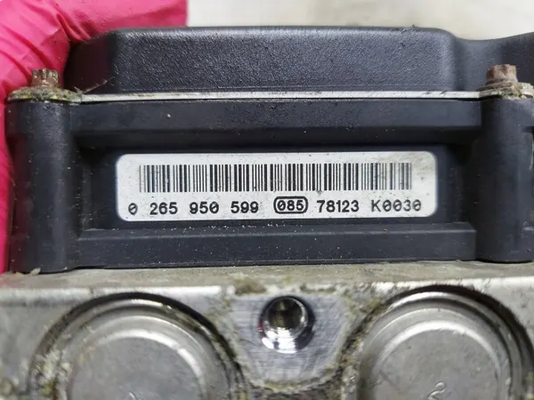 Pompe ABS OEM 0265950599 pour Mercedes Vito W639 image 7