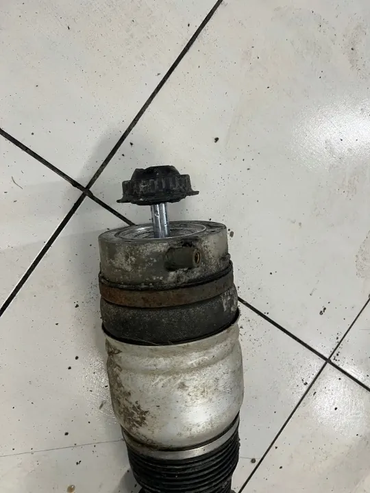 Amortisseur Avant Droit OEM MEFJUU pour VW Touareg I image 3