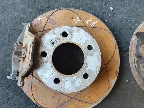 Jeu Disque & Plaquettes Frein Avant BMW E82 N43 OEM image 3