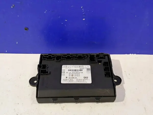 Module de verrouillage central Mercedes-Benz OEM A2218706786 image 2
