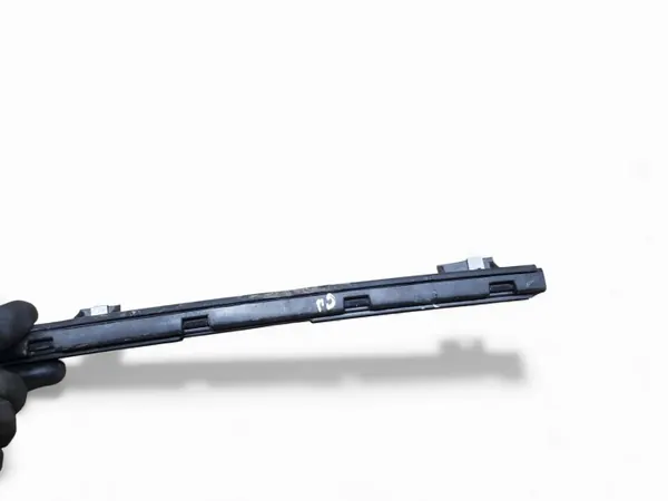 Takaikkunan ohjain OEM 84010823 Oikea etupuoli image 3