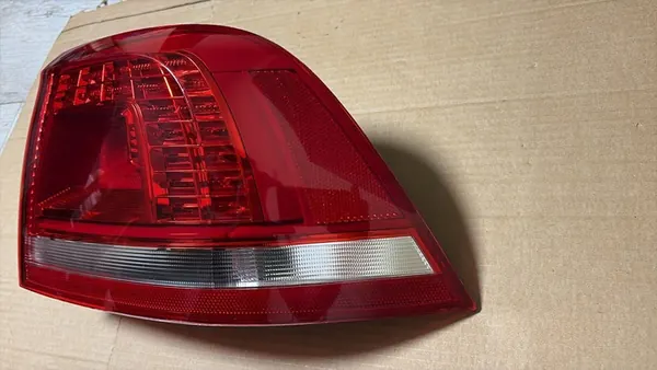 Volkswagen TOUAREG 7P Rear Right LED Tail Light 7P6945208A image 9