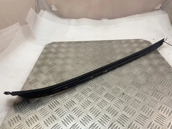 Hyundai Santa Fe 2019 Vindrutslist OEM 86140S1000 image 5