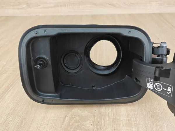 Tampa de abastecimento BMW G26 OEM 7478442 - Usado image 5