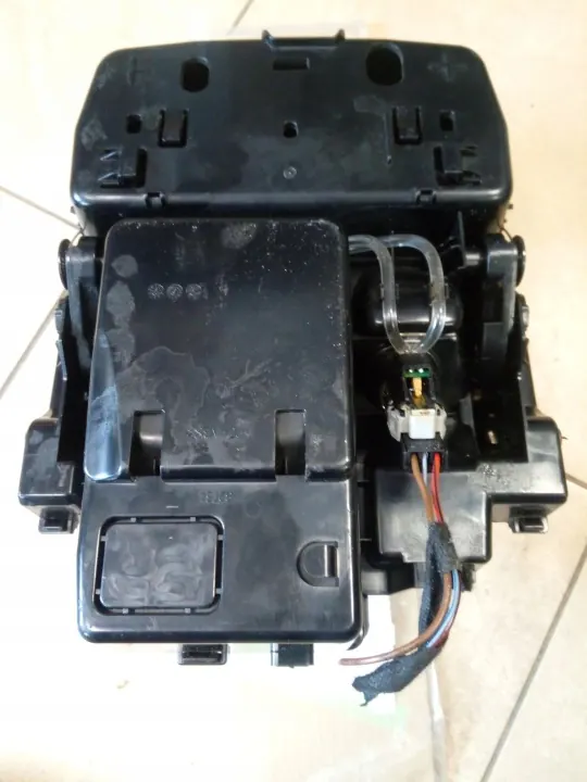 OEM 2136806500 Boîtier Tunnel Central Prise 12V image 6