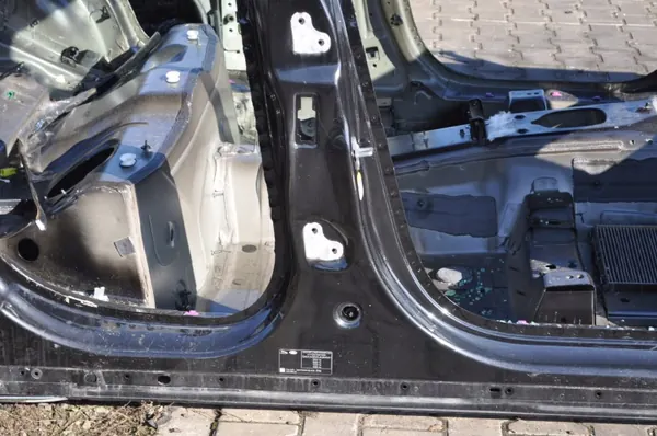 Pilar B derecho Jaguar F-Pace OEM 422708 Negro Santorini image 3