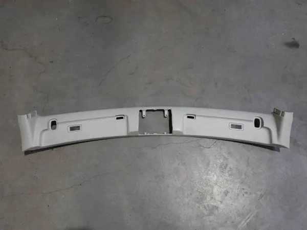 OEM 1Y0867390 Aurinkovarjokehyksen Lista VW New Beetle Cabrio image 2