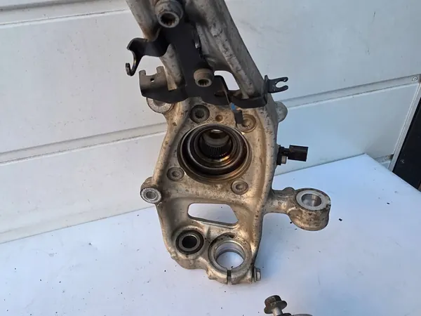 Mozzo anteriore sinistro Audi Q5 II completo image 9