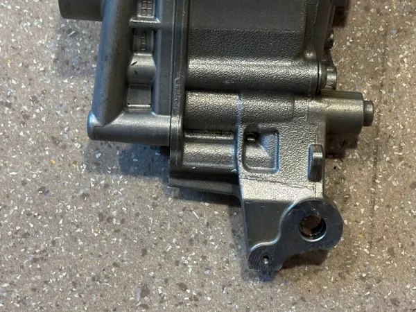 Käytetty BMW öljypumppu OEM 8011851 M4 F82/F83 image 10