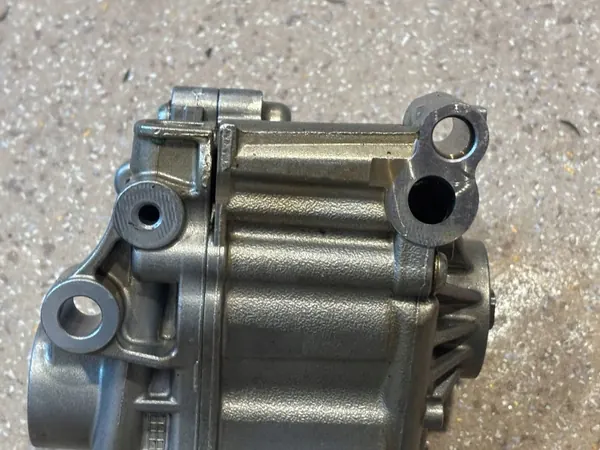 Käytetty BMW öljypumppu OEM 8011851 M4 F82/F83 image 9