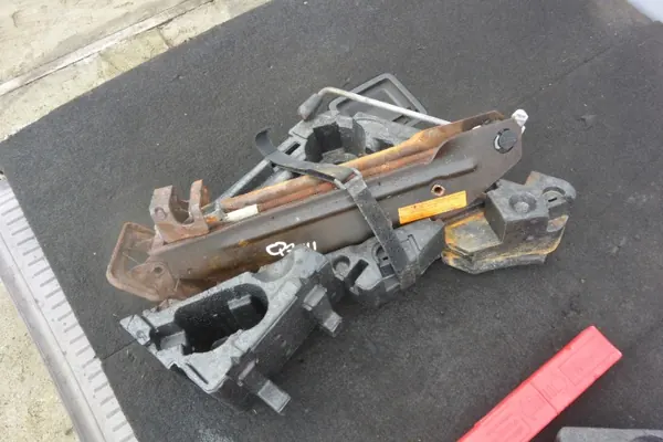 OEM 7L0011031E Autonostokorjaussarja Audi Q7 4L image 4