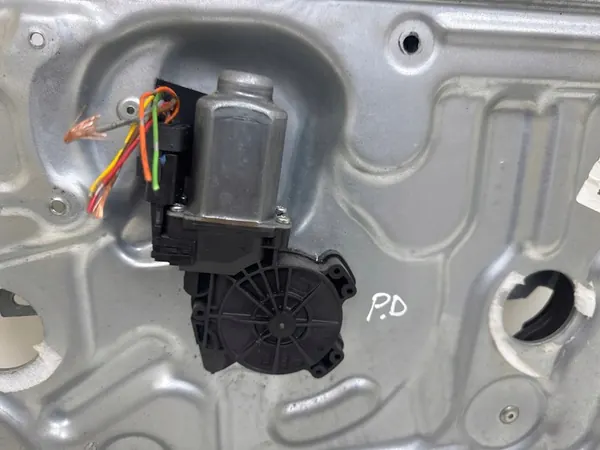 Elevador de vidro dianteiro Nissan Qashqai 2008 80770JG000 image 2