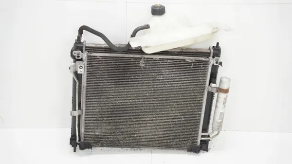 Kit radiador Nissan OE OEM 360201910 para Juke image 4