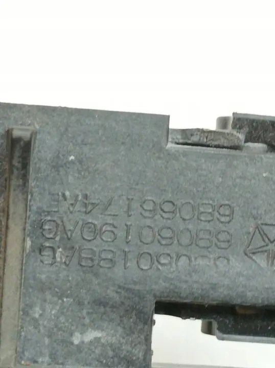 Poignée Extérieure Droite Avant OEM 68060190AG image 4