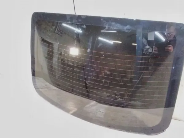 Mazda 3 I takalasi OEM JUR81297 - Käytetty image 2