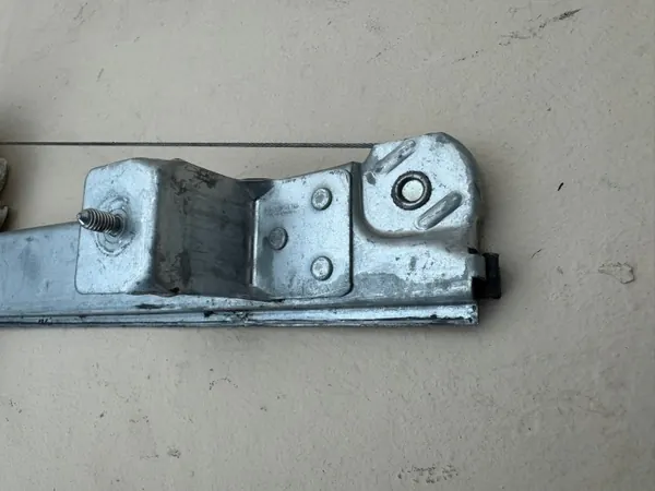 OEM 8200733828E Dacia Duster Régulateur Vitre Avant Droit image 8